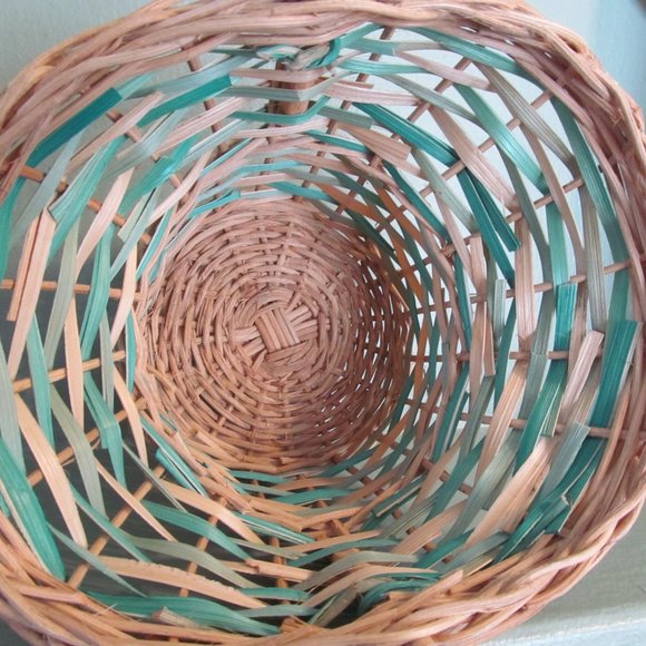 Vintage NWT Woven Wicker Basket w/ Handle Blue Green/Turquoise Paul Marshall NEW - Picture 8 of 12